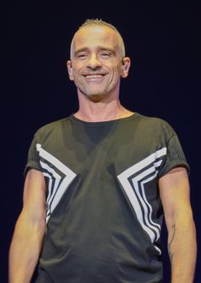 Eros_Ramazzotti_Nu??_Lucian(2)