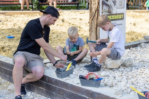 DINOLAND03_(c)_Dominik_Gruss_k