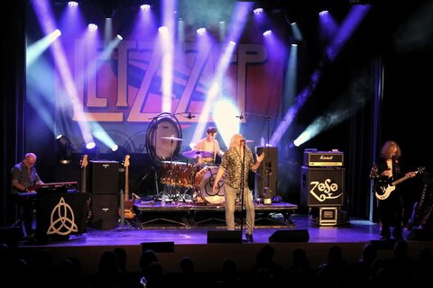 25-Letz_Zep-live_blue-c-o_Ralf_Louis_DSF4517